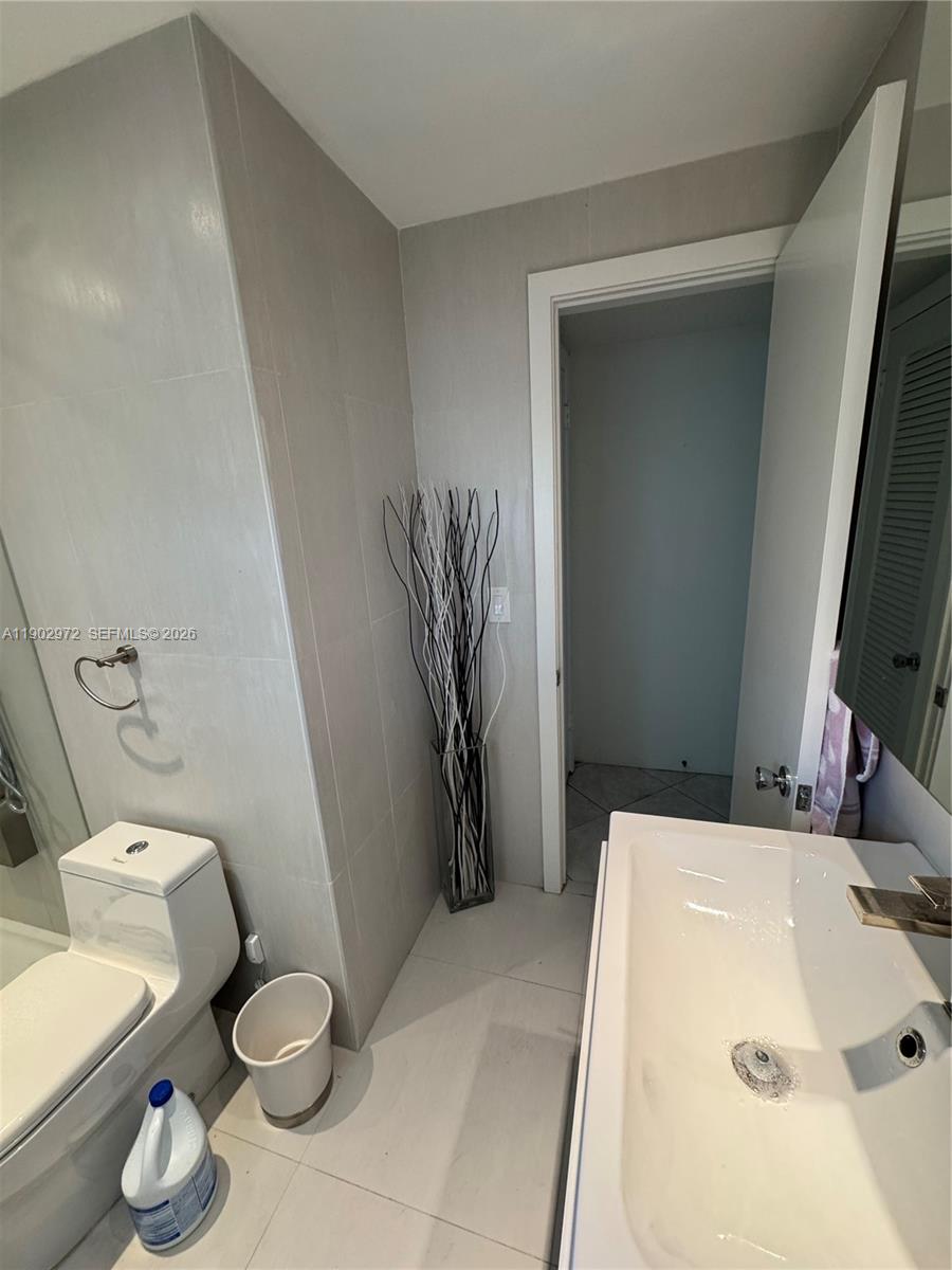1501 Arthur St 1 Property Photo 5