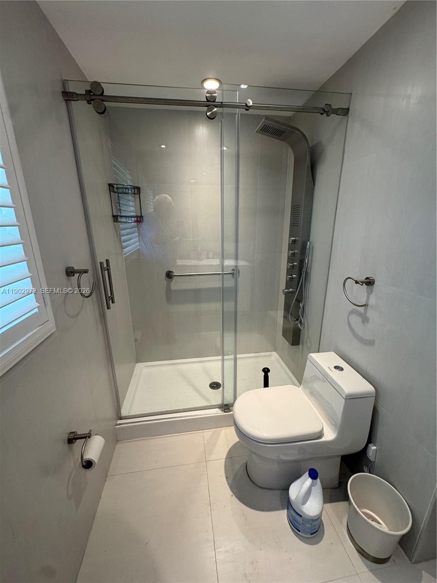 1501 Arthur St 1 Property Photo 6
