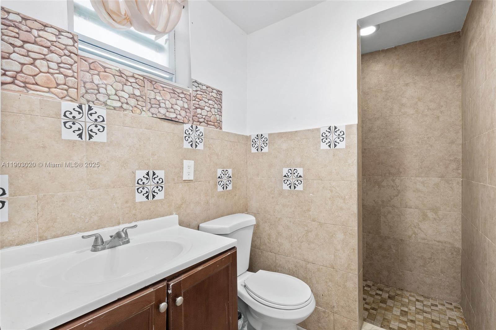 18151 Ne 9th Ct Property Photo 21