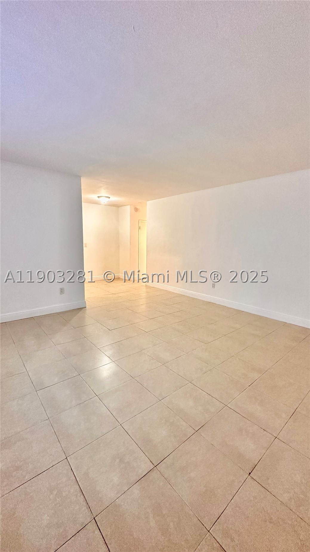 1955 Normandy Dr 2 Property Photo 3
