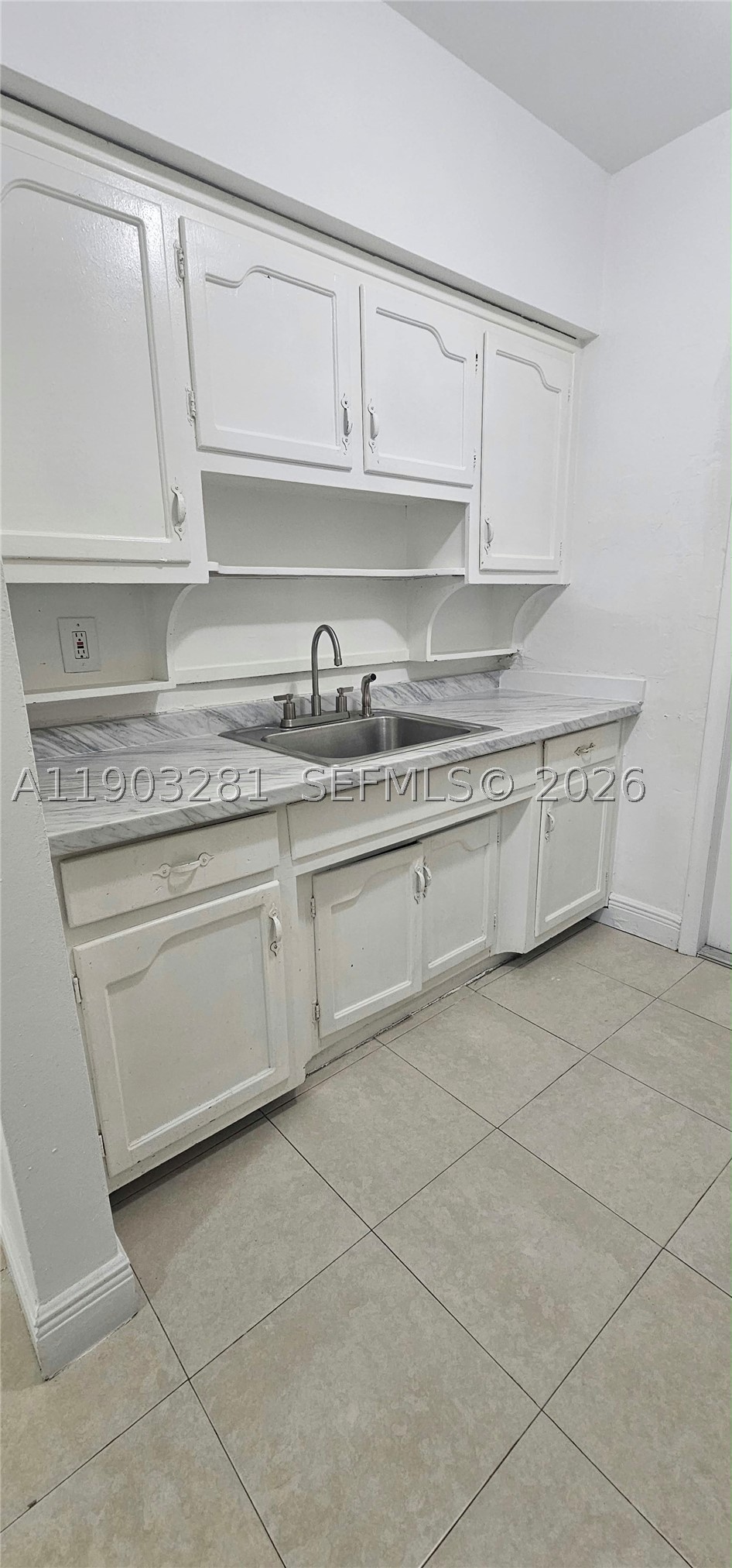 1955 Normandy Dr 2 Property Photo 8