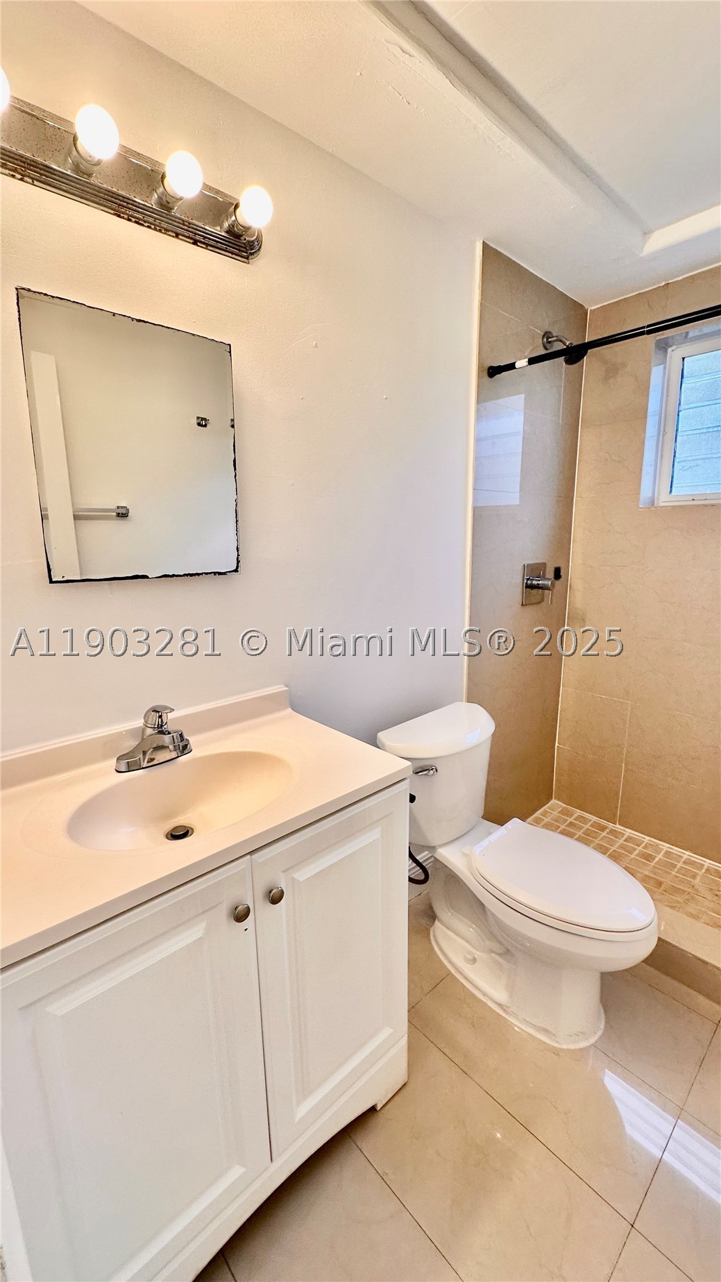 1955 Normandy Dr 2 Property Photo 11