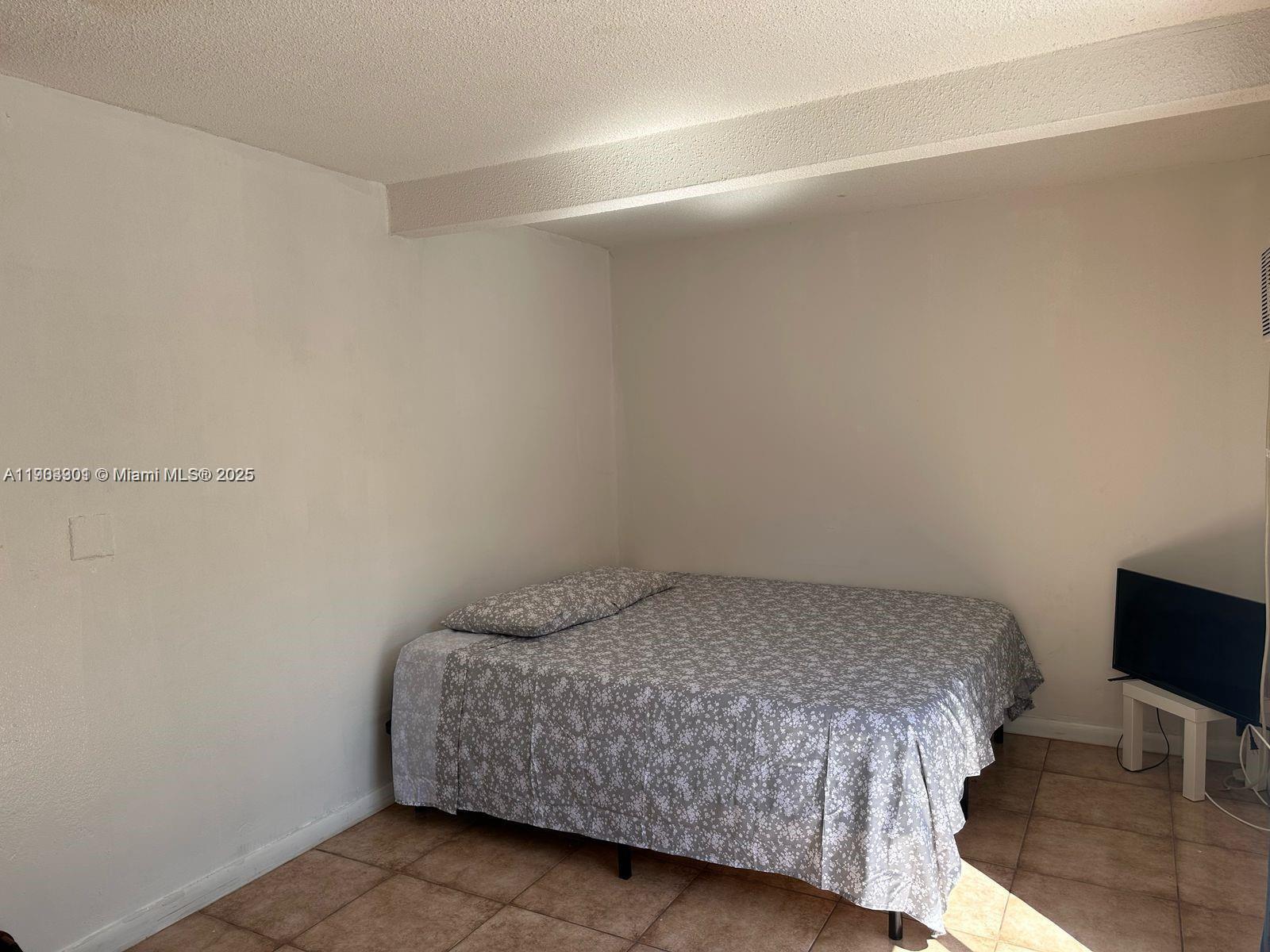 A11903301 Property Photo 8