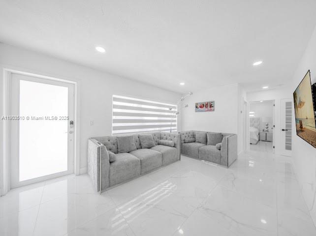 16125 Nw 28th Pl Property Photo 8