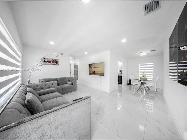 16125 Nw 28th Pl Property Photo 9