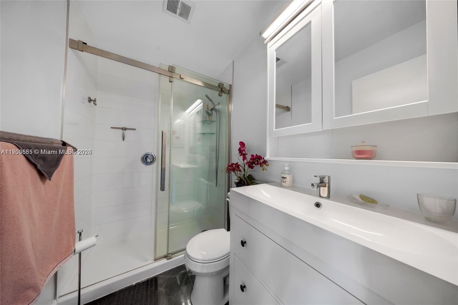 15610 Ne 6th Ave 33d Property Photo 18