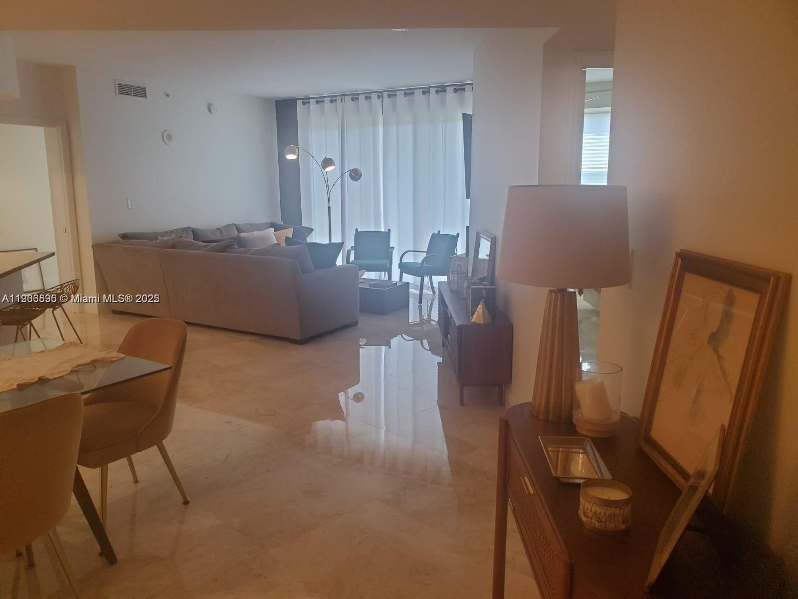 19900 E Country Club Dr 607 Property Photo 3