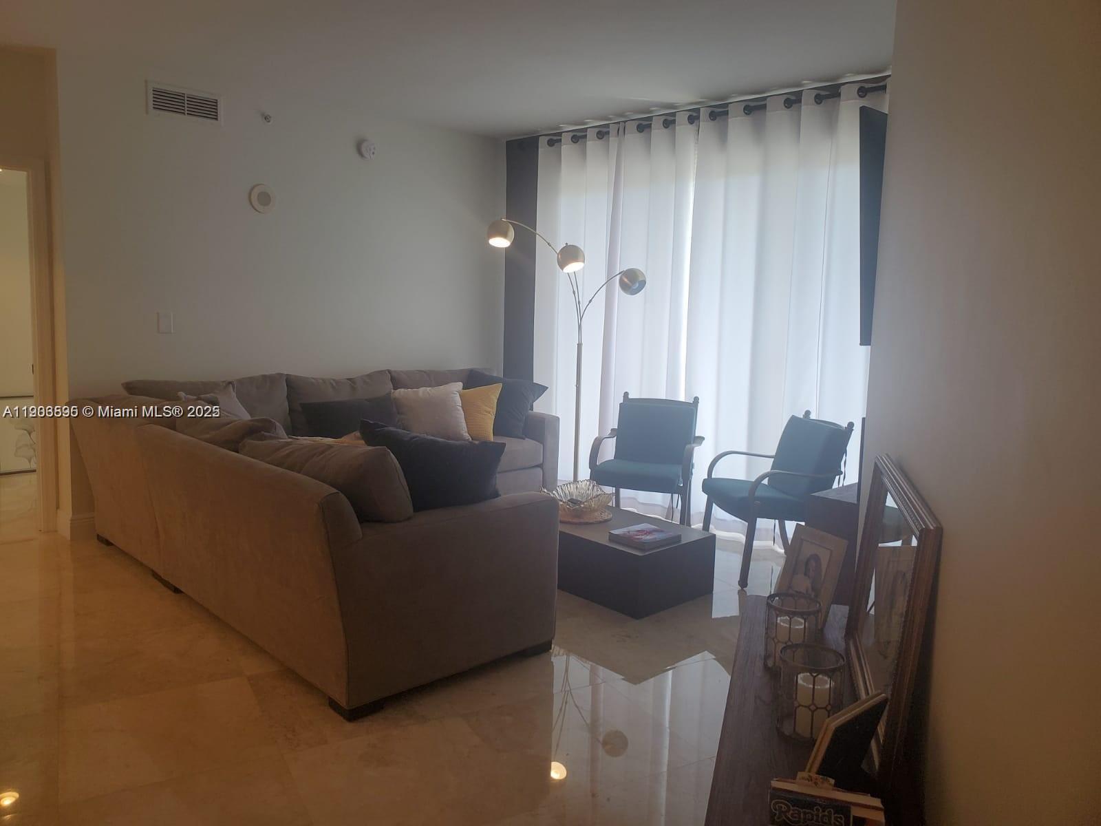 19900 E Country Club Dr 607 Property Photo 4