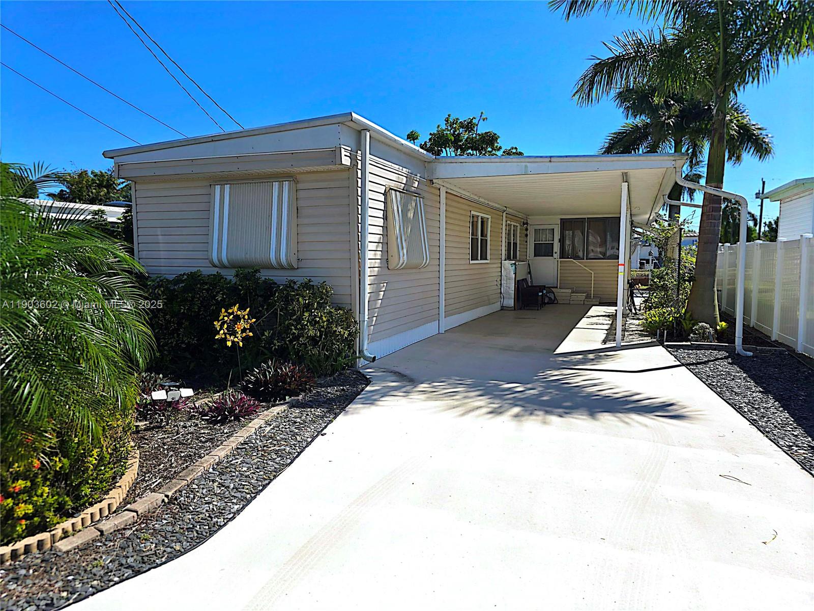 4208 S Shady Ln Property Photo 1
