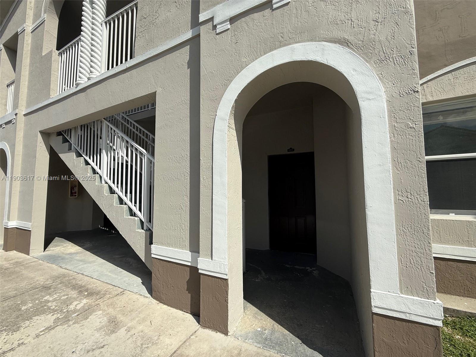 1651 SE 28th Ct 102 Property Photo 1