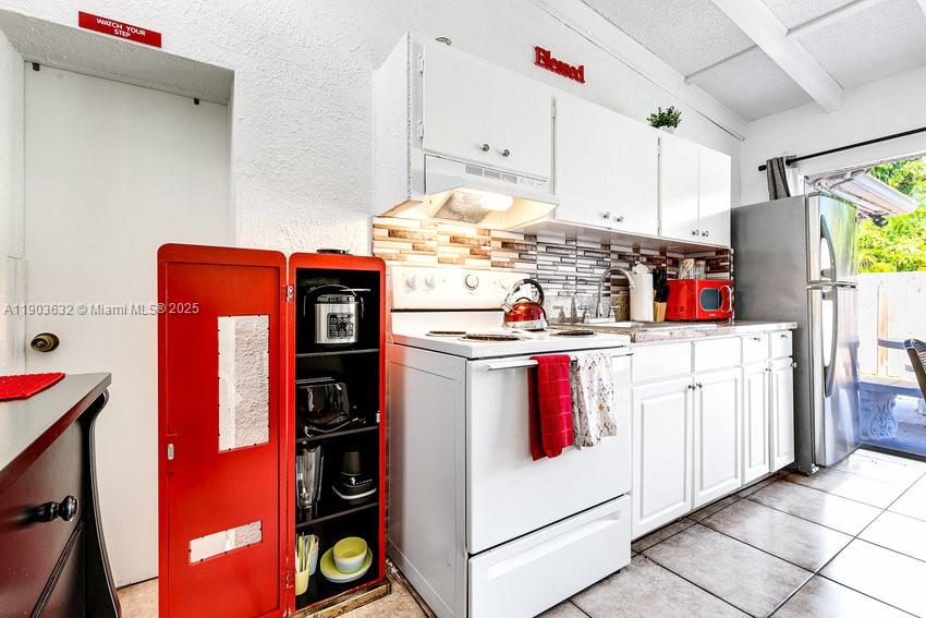 A11903632 Property Photo 2