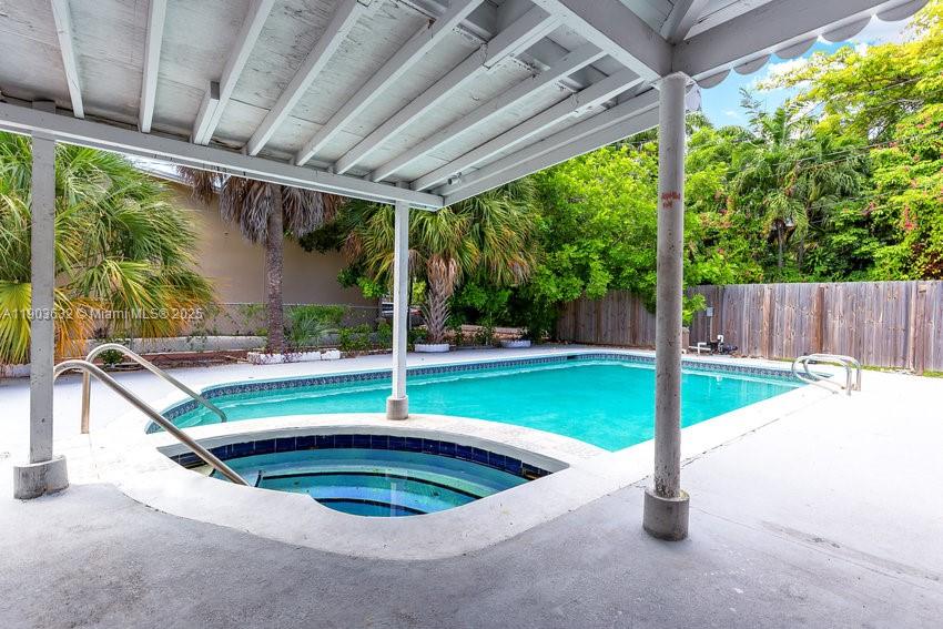 A11903632 Property Photo 9