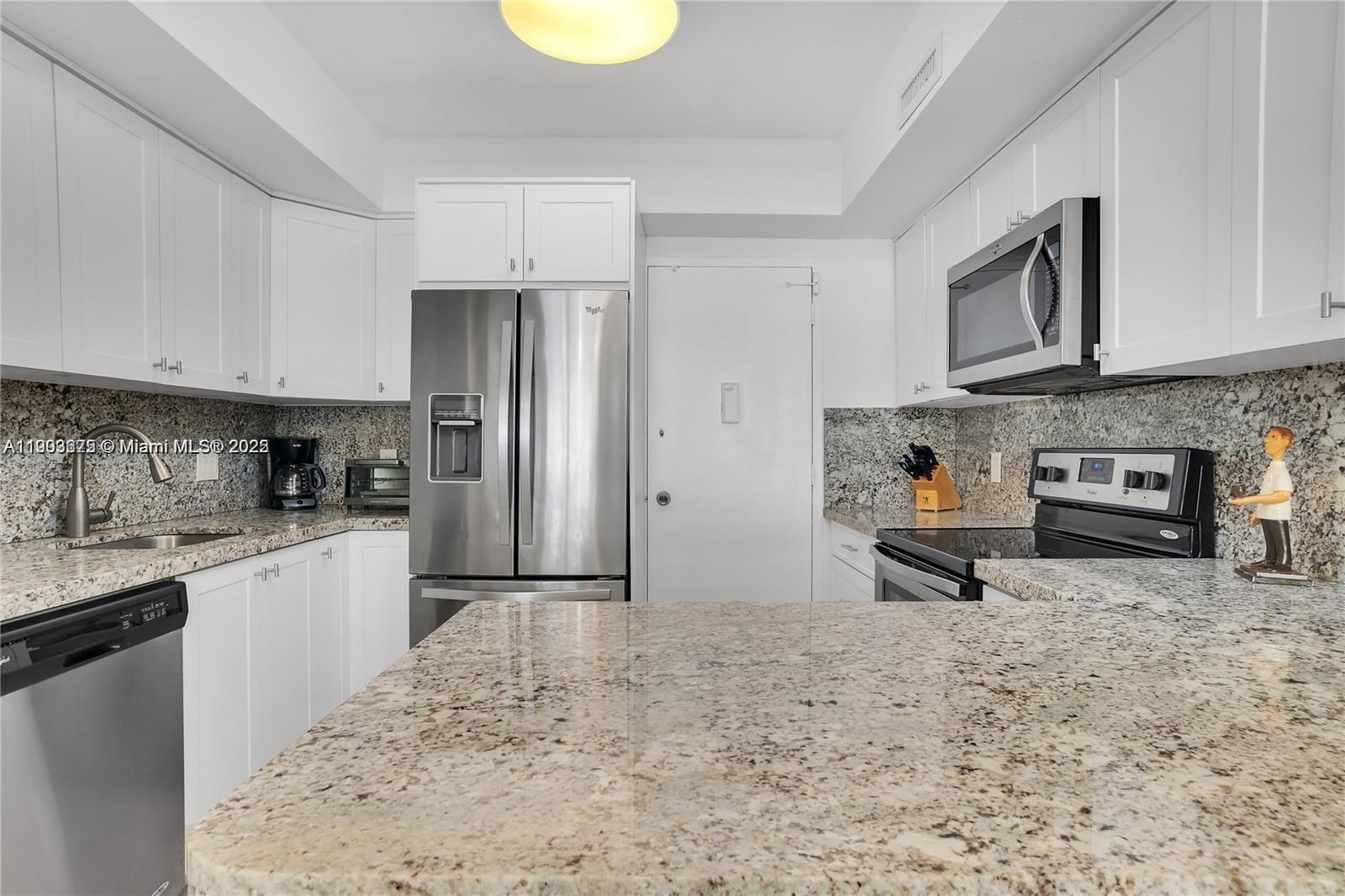 3505 S Ocean Dr 208 Property Photo 7