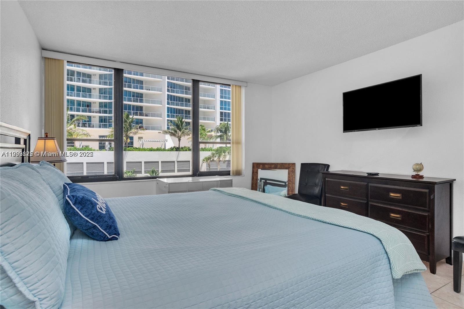 3505 S Ocean Dr 208 Property Photo 8