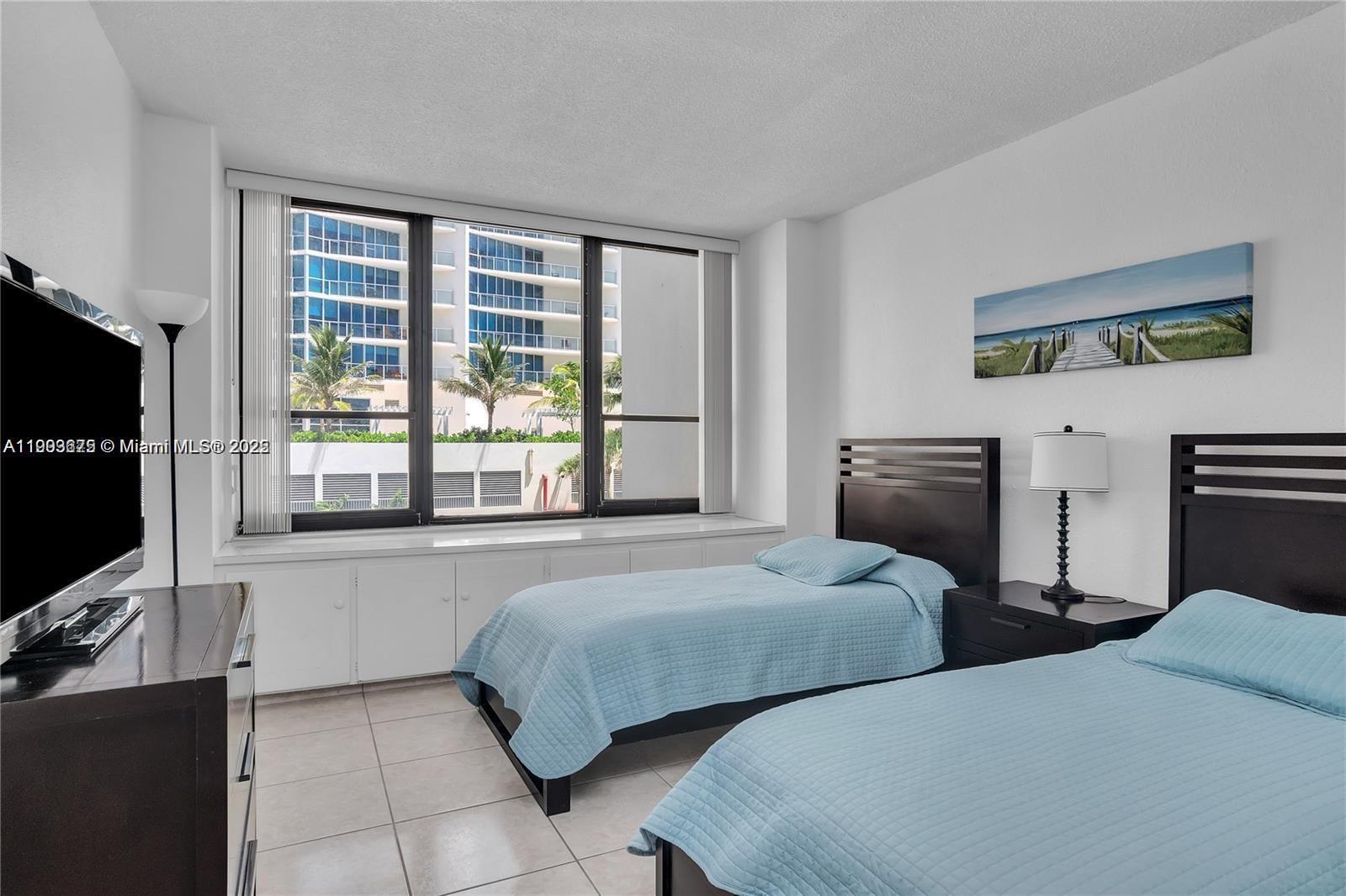 3505 S Ocean Dr 208 Property Photo 13