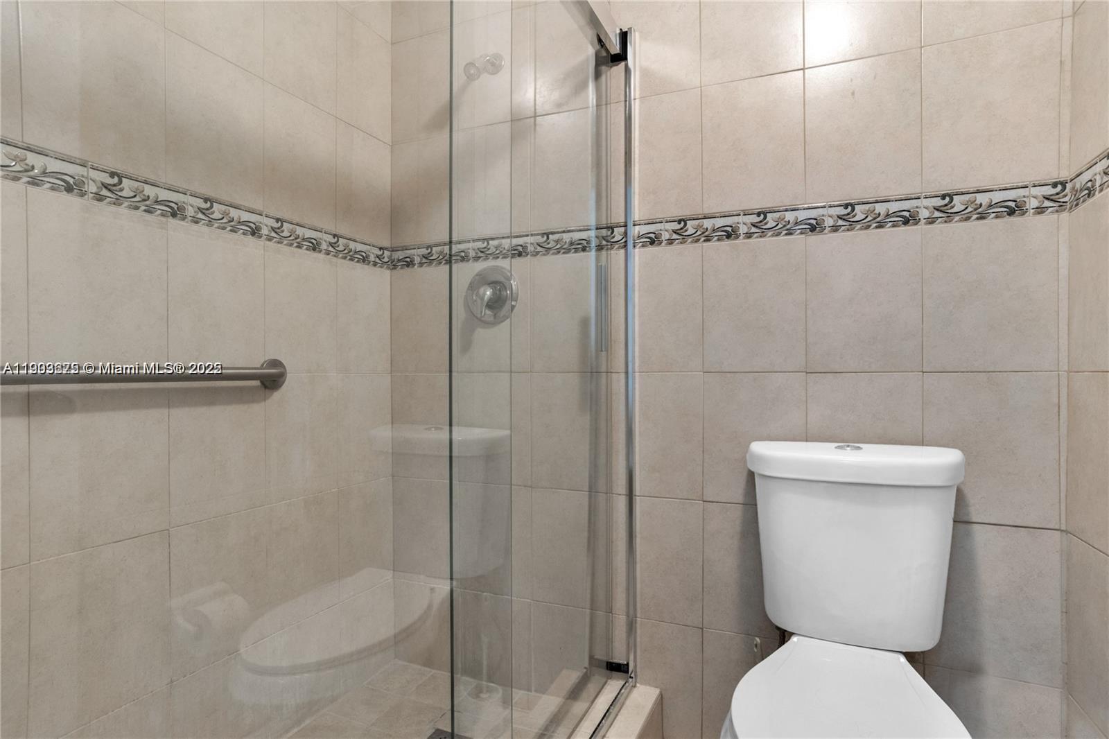 3505 S Ocean Dr 208 Property Photo 15