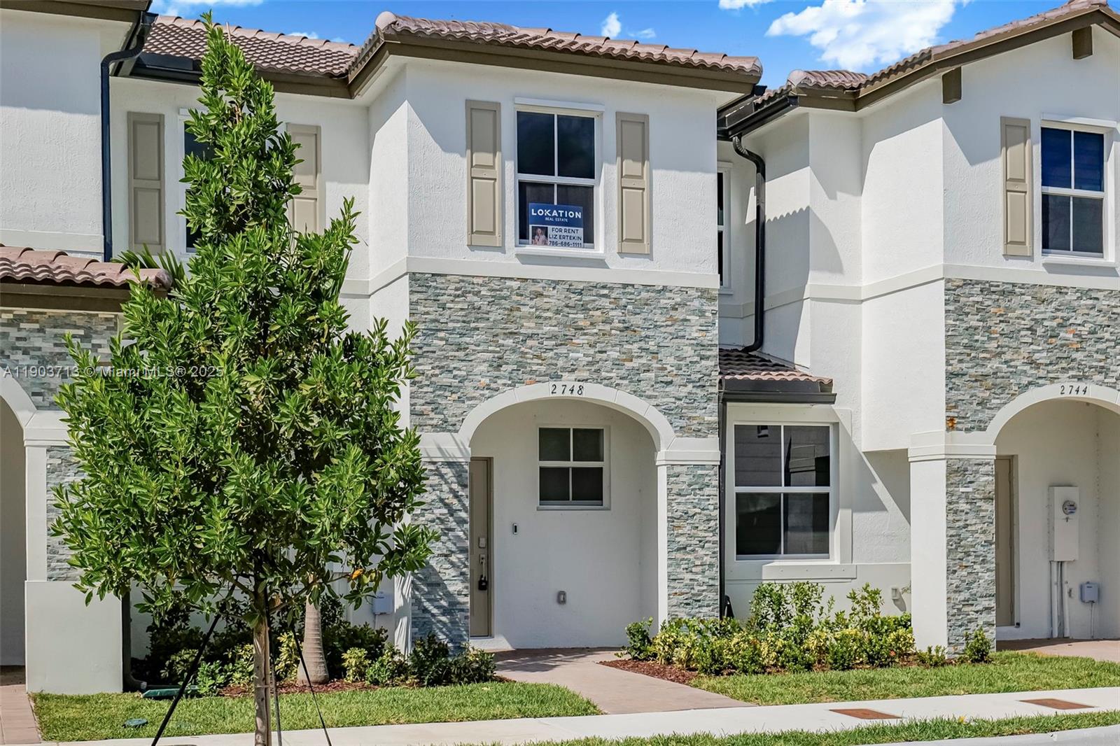 2748 Se 26 Ave 2748 Property Photo 1