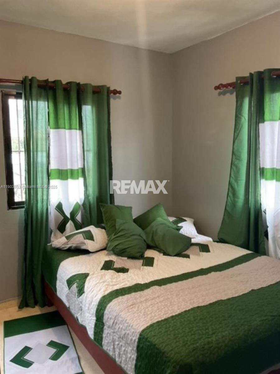 A11903803 Property Photo 2