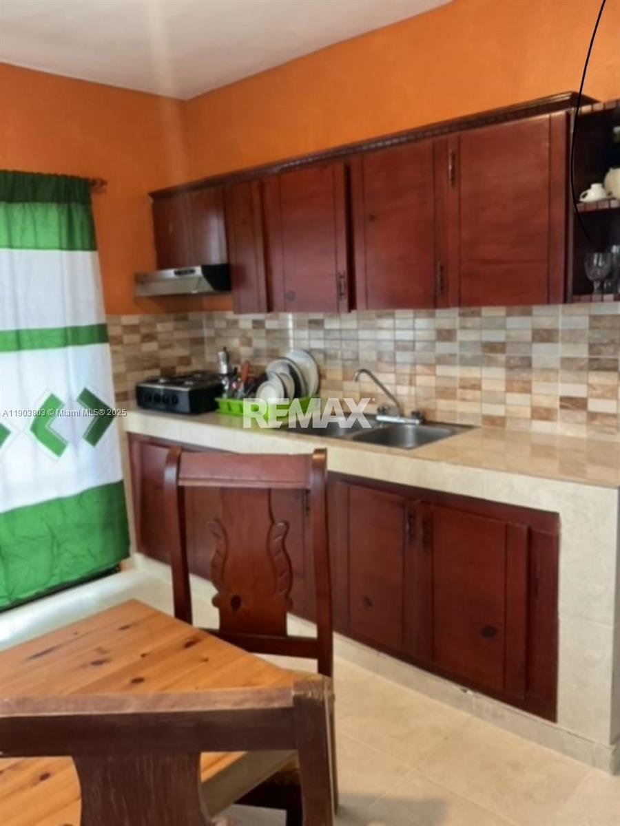 A11903803 Property Photo 4