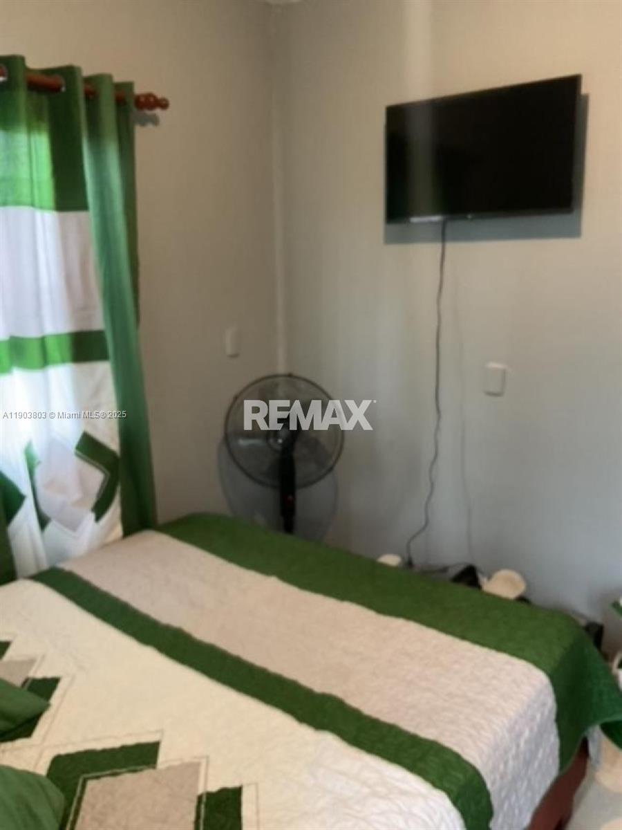 A11903803 Property Photo 5
