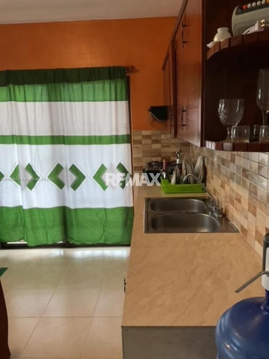 A11903803 Property Photo 6