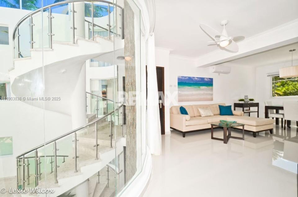 A11903838 Property Photo 6