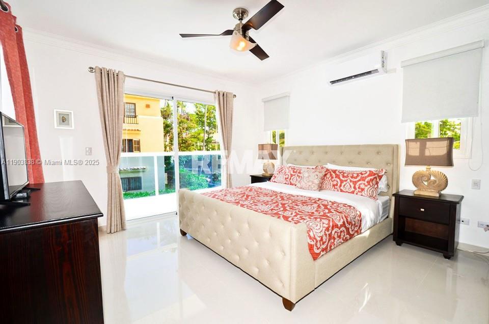 A11903838 Property Photo 12