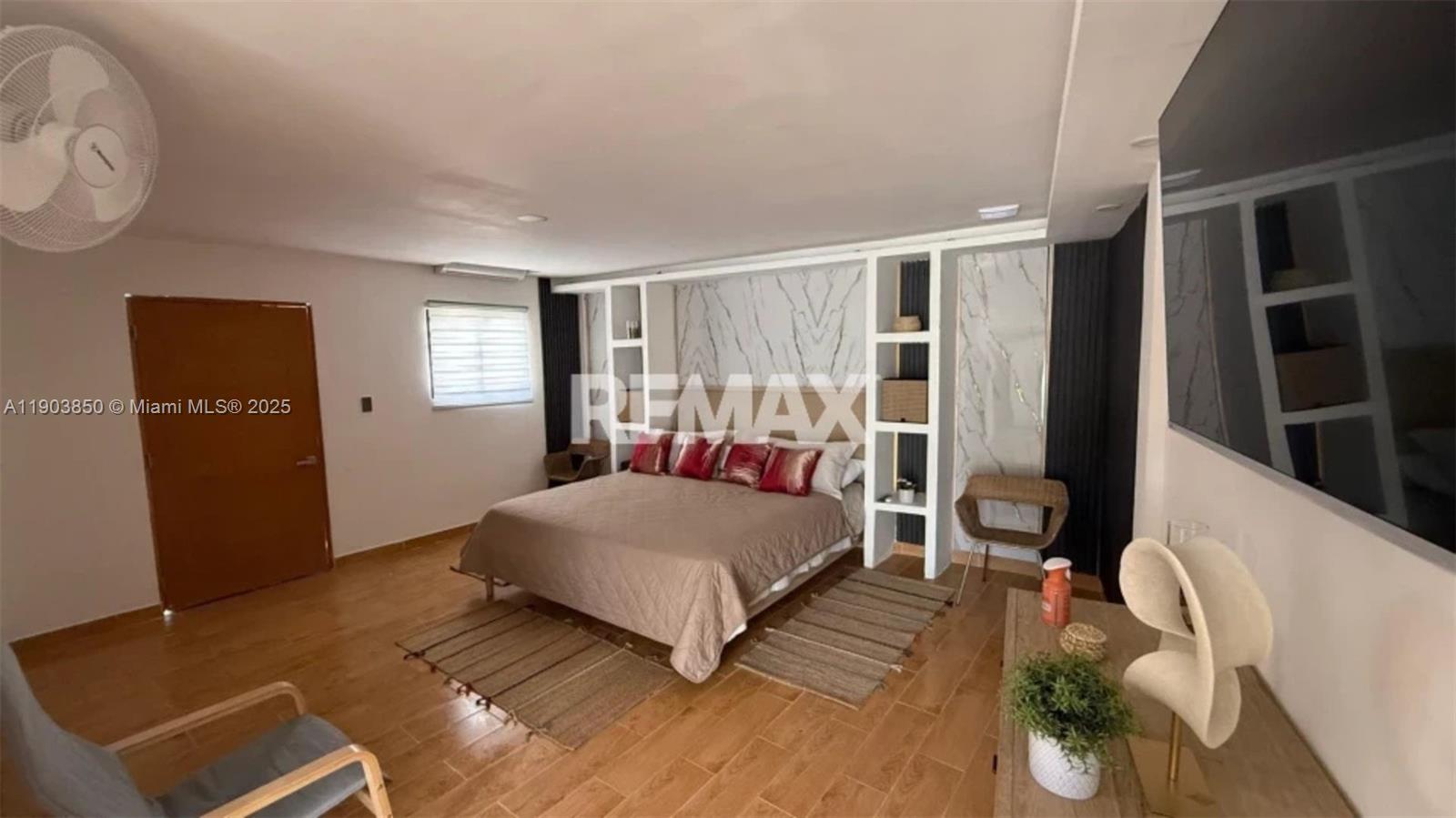 A11903850 Property Photo 16