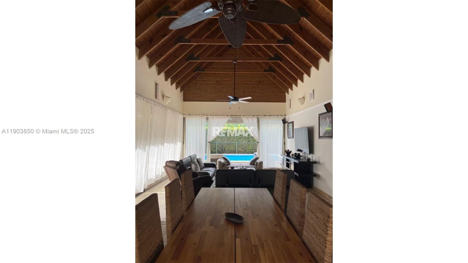 A11903850 Property Photo 17