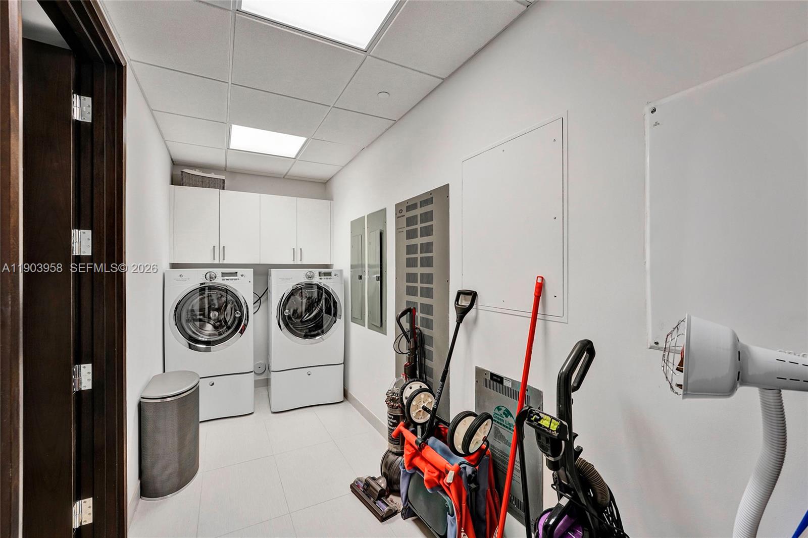 17749 Collins 1402 Property Photo 47