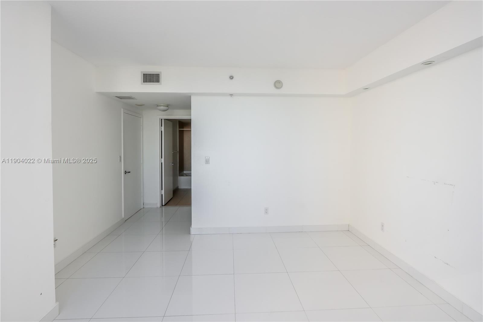 325 S Biscayne Blvd 1722 Property Photo 6