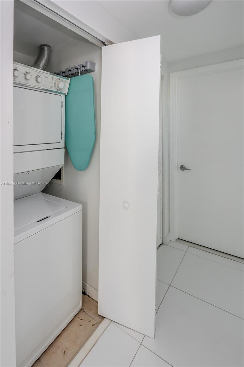 325 S Biscayne Blvd 1722 Property Photo 10