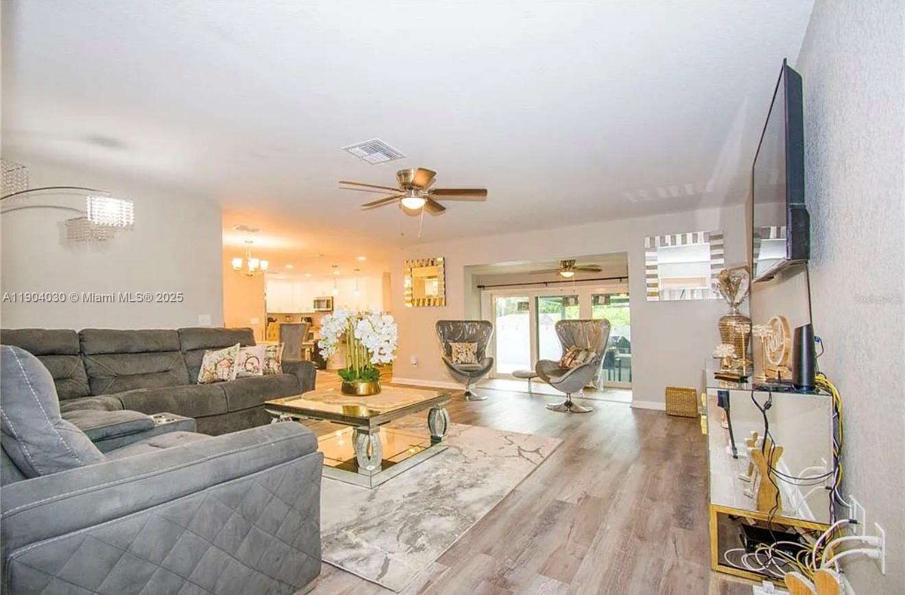 A11904030 Property Photo 4