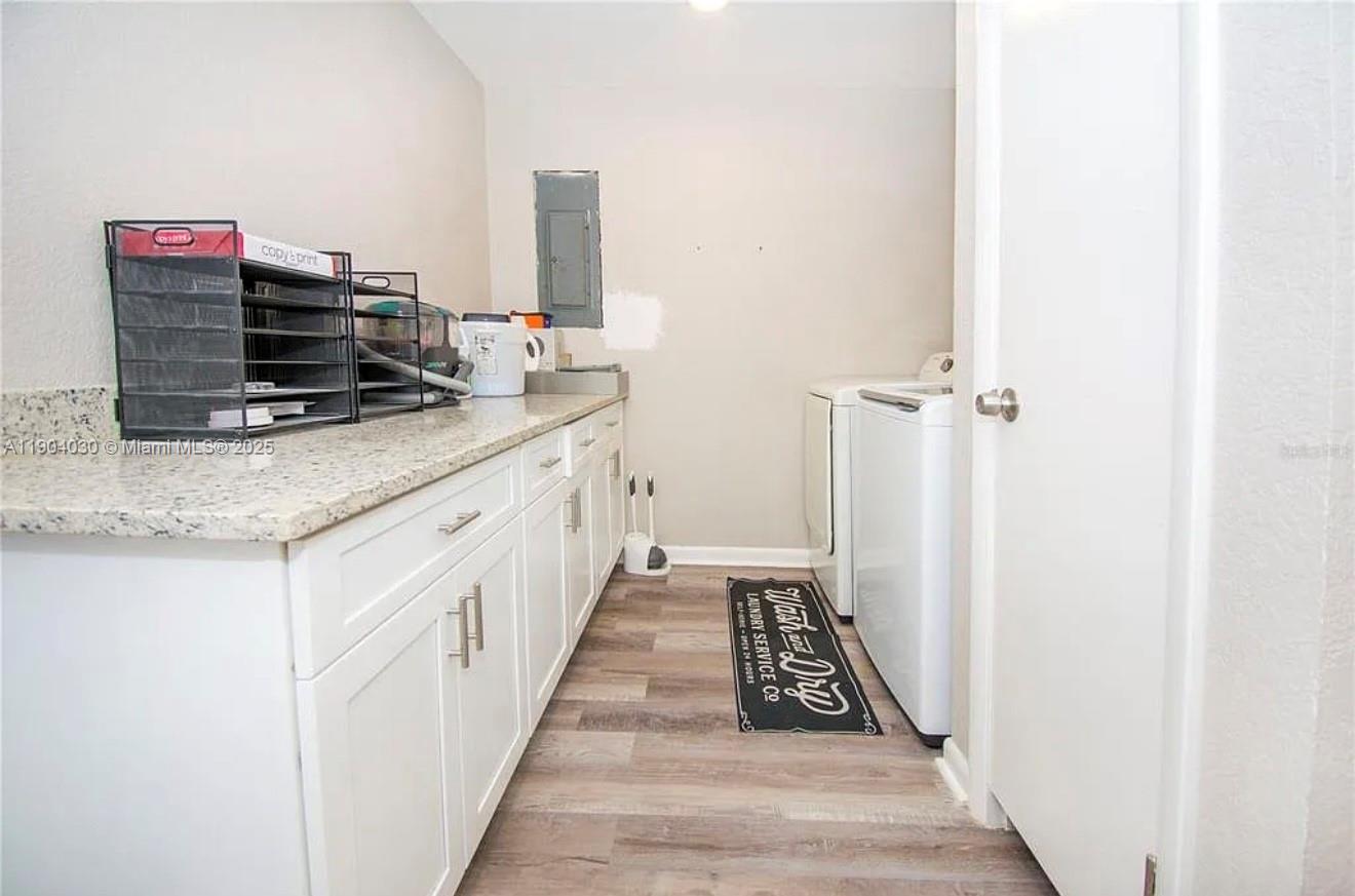 A11904030 Property Photo 17