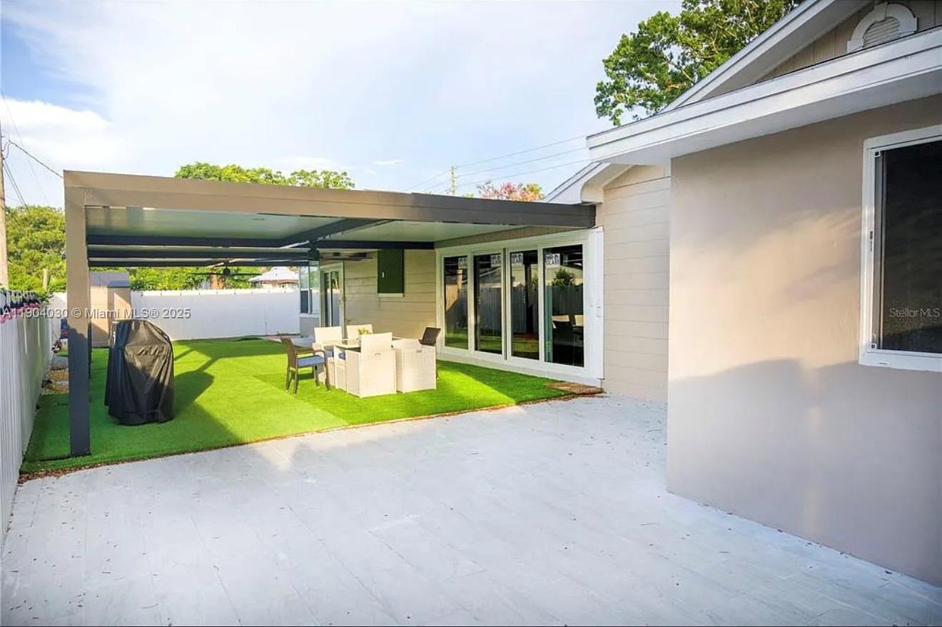 A11904030 Property Photo 23