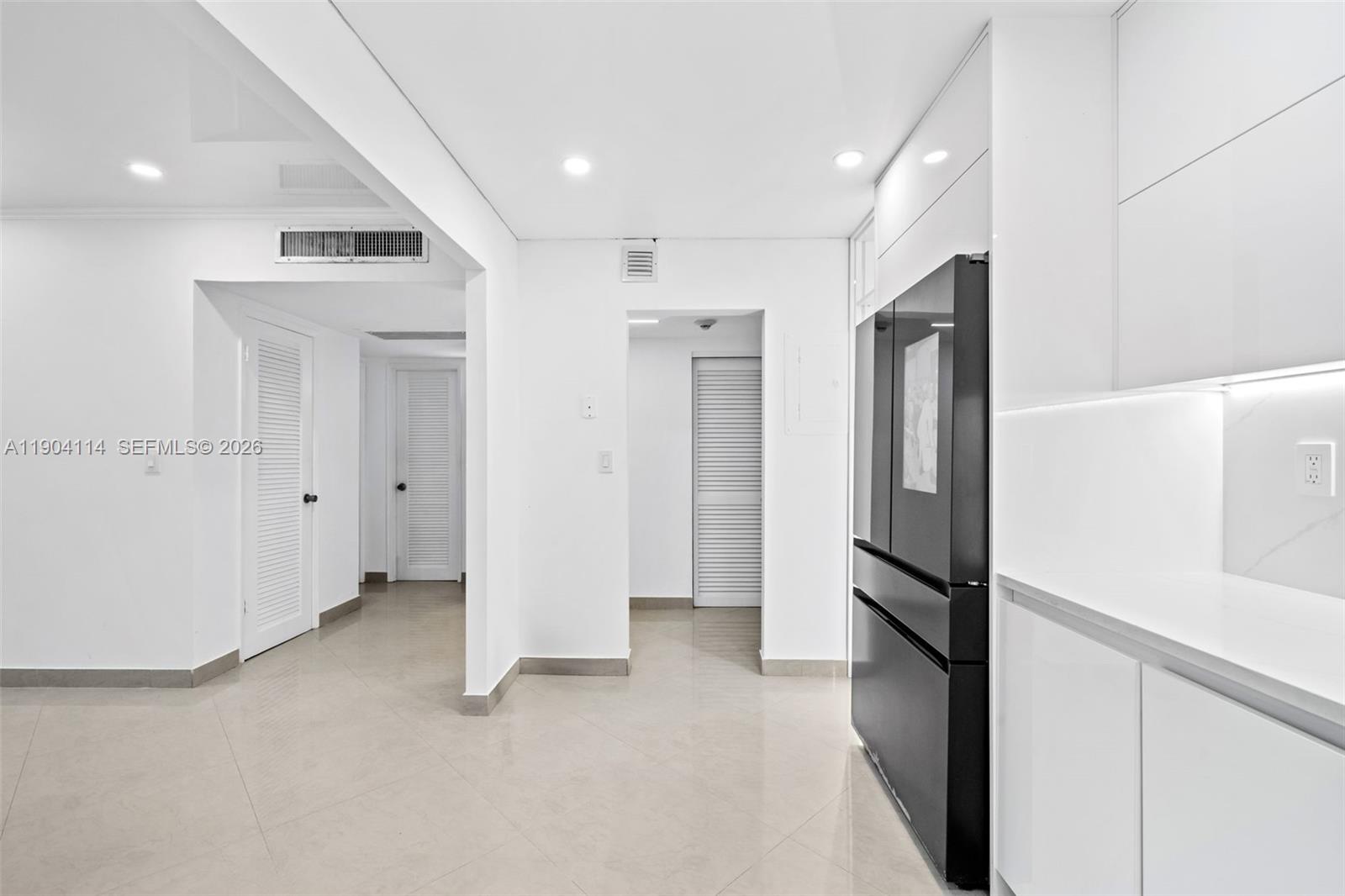 19390 Collins Ave 209 Property Photo 9