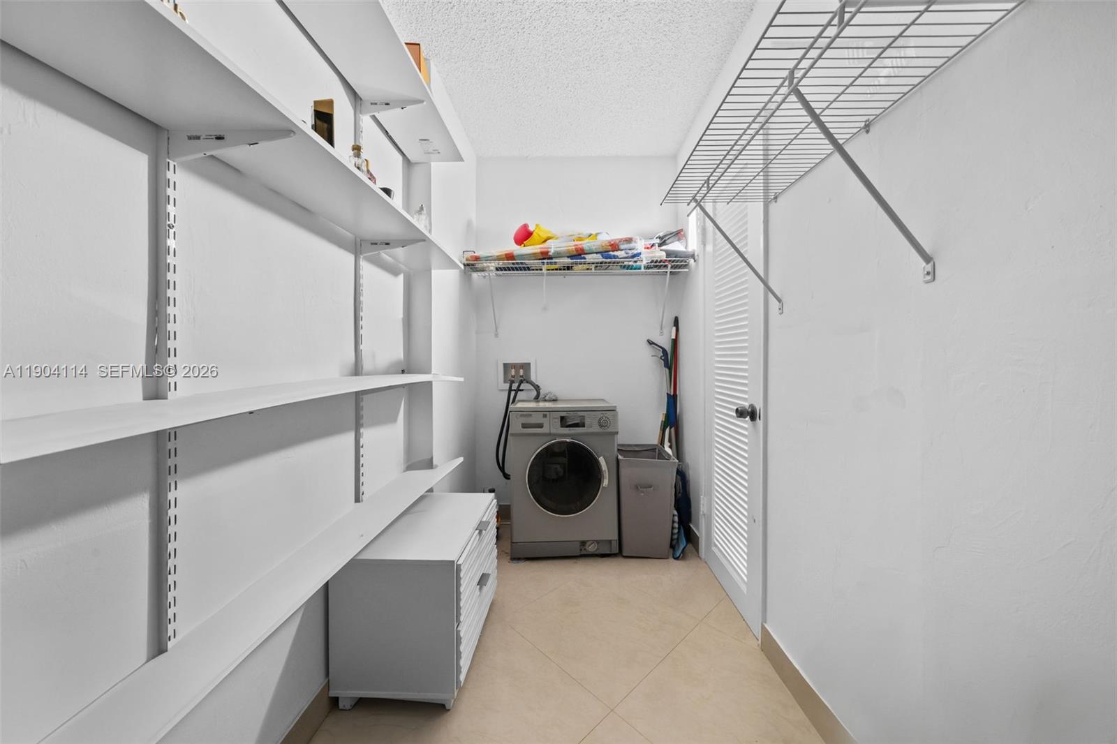 19390 Collins Ave 209 Property Photo 16