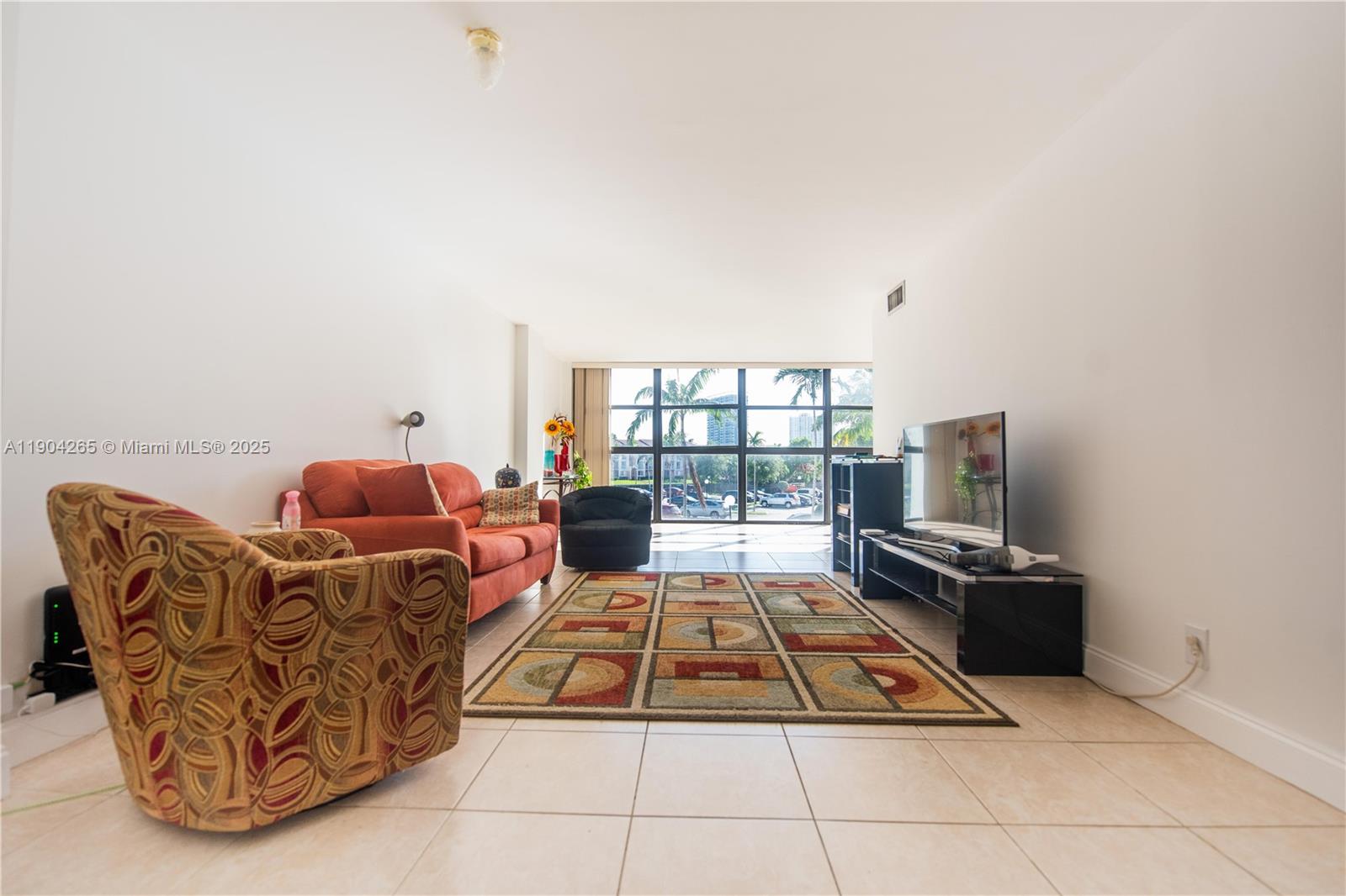 200 Leslie Dr 214 Property Photo 1