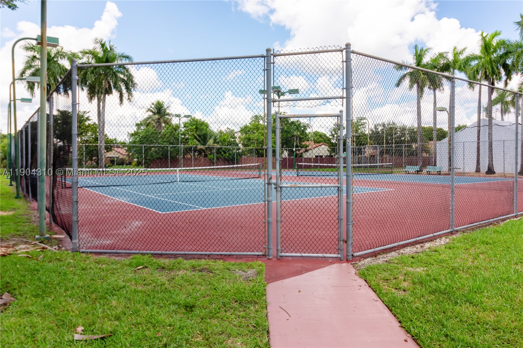 17230 Nw 64th Ave - Property Photo 56