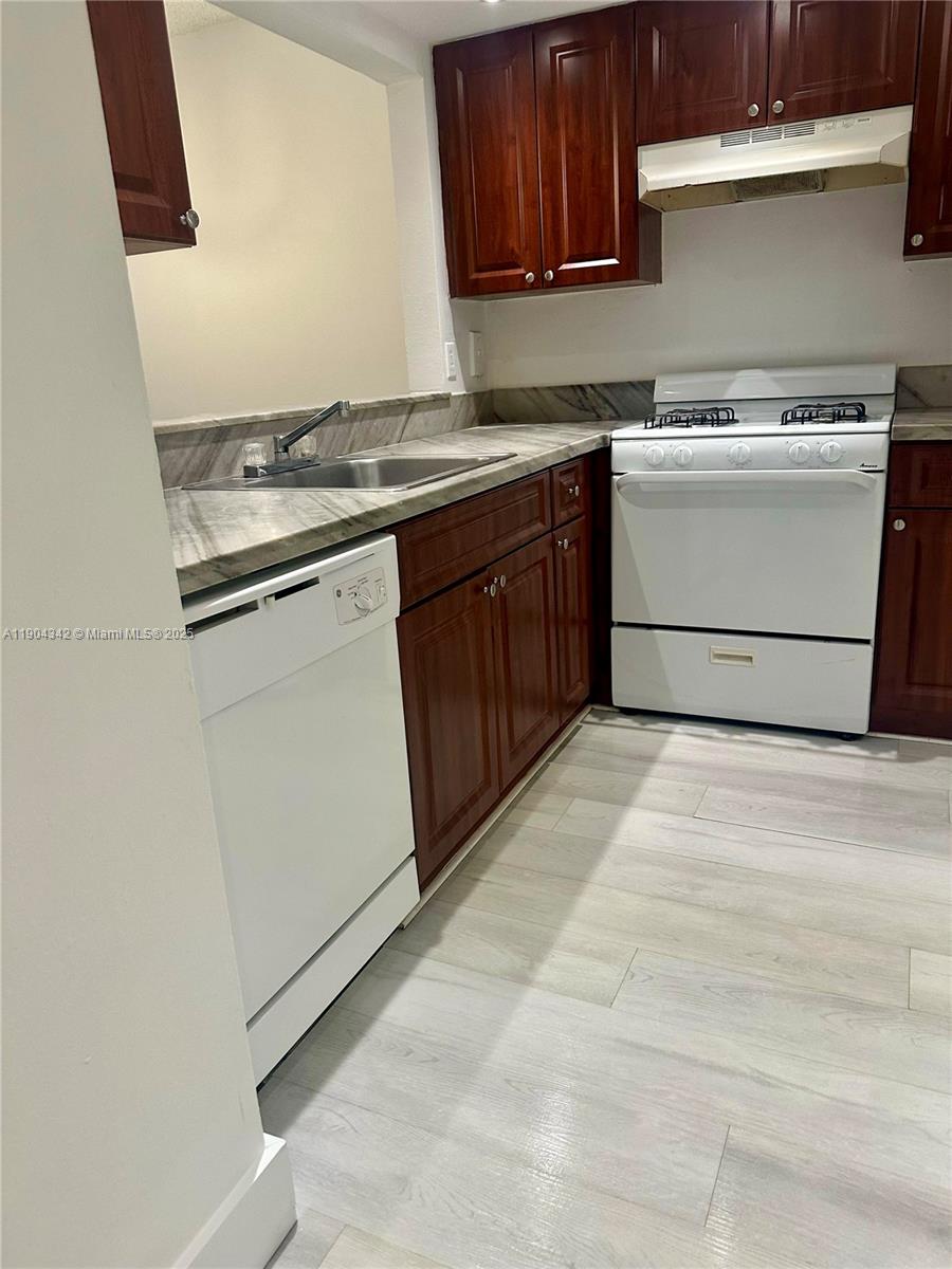 18007 NW 68th Ave U-103 Property Photo 1