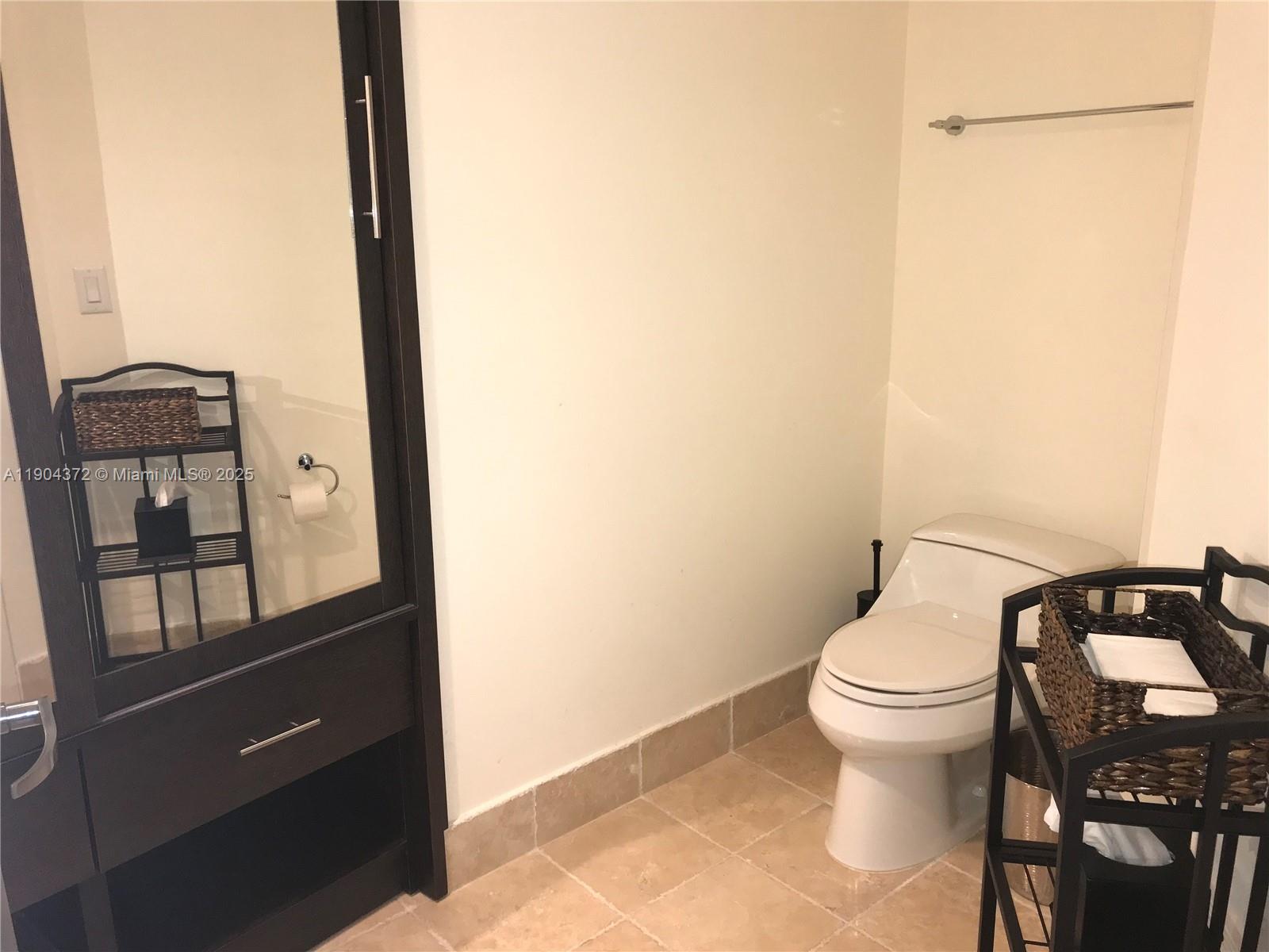 18201 Collins Ave 5104 Property Photo 4