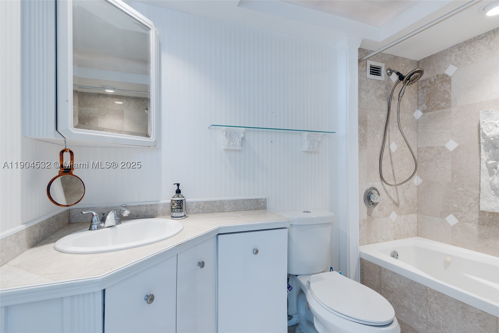 1410 S Ocean Dr 1702 Property Photo 12