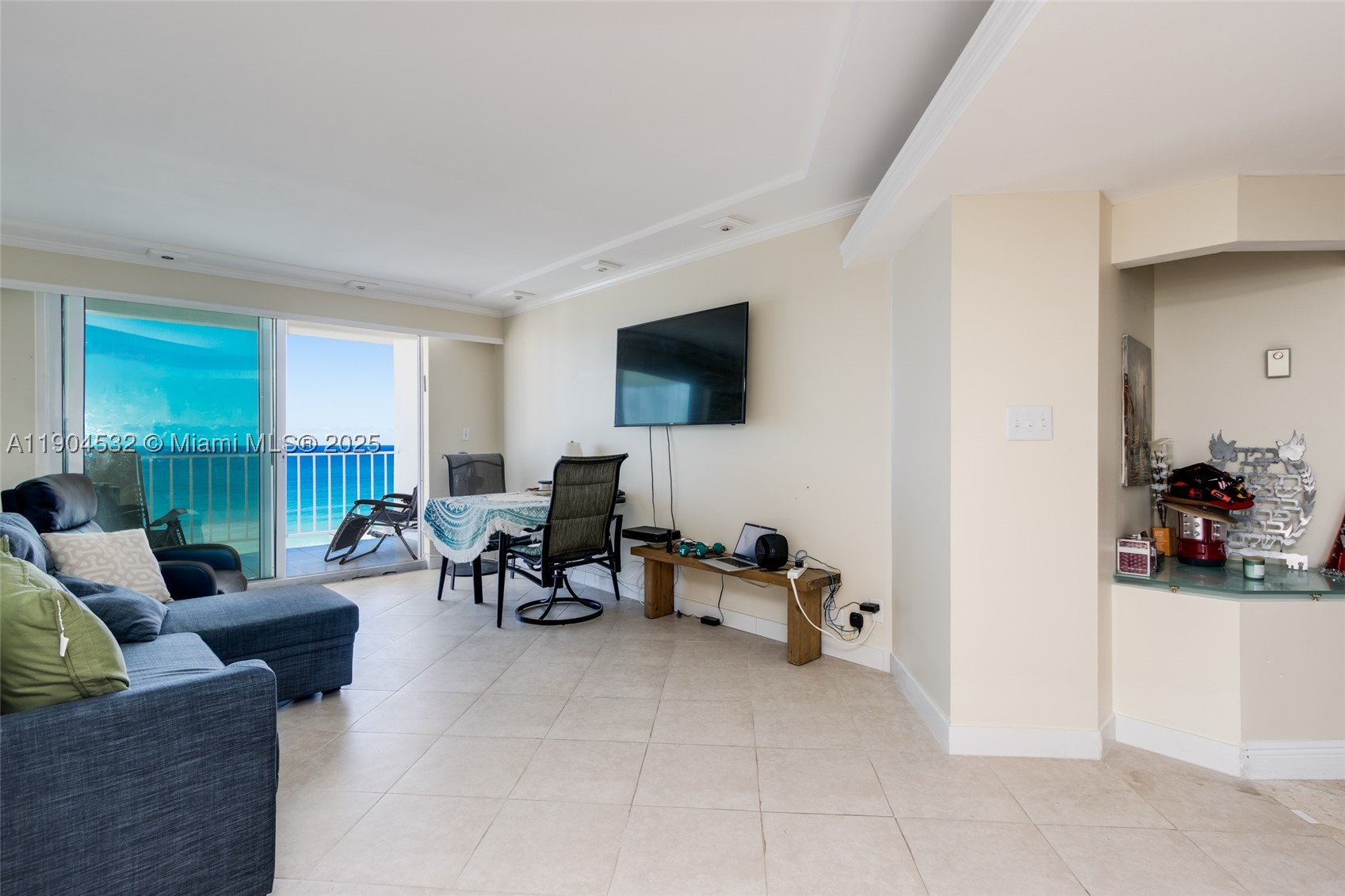 1410 S Ocean Dr 1702 Property Photo 14