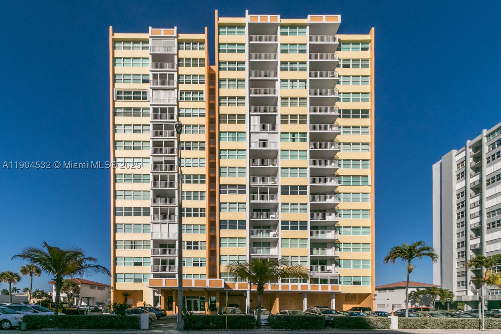 1410 S Ocean Dr 1702 Property Photo 20