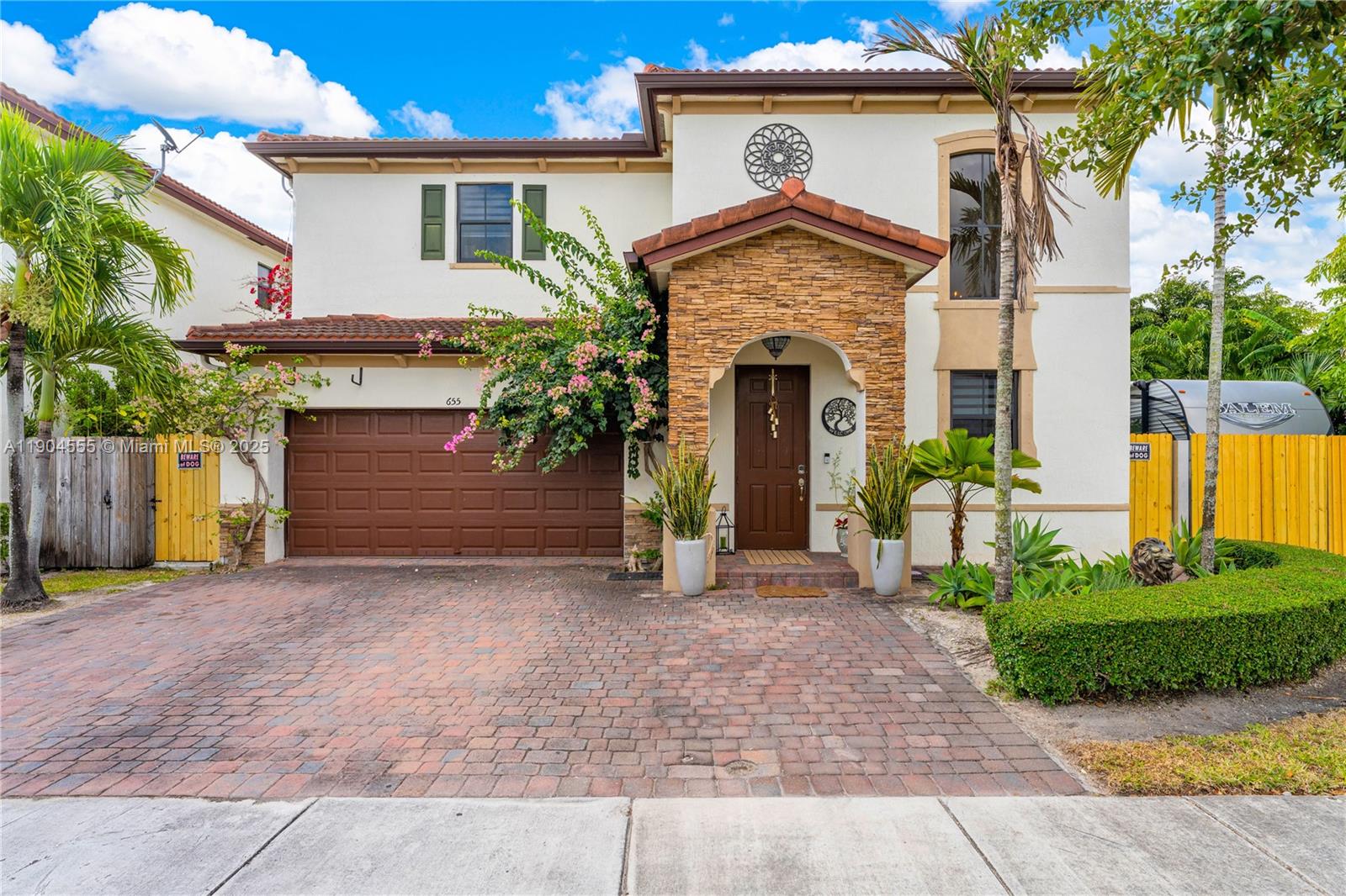 655 Se 37th Ter Property Photo 1