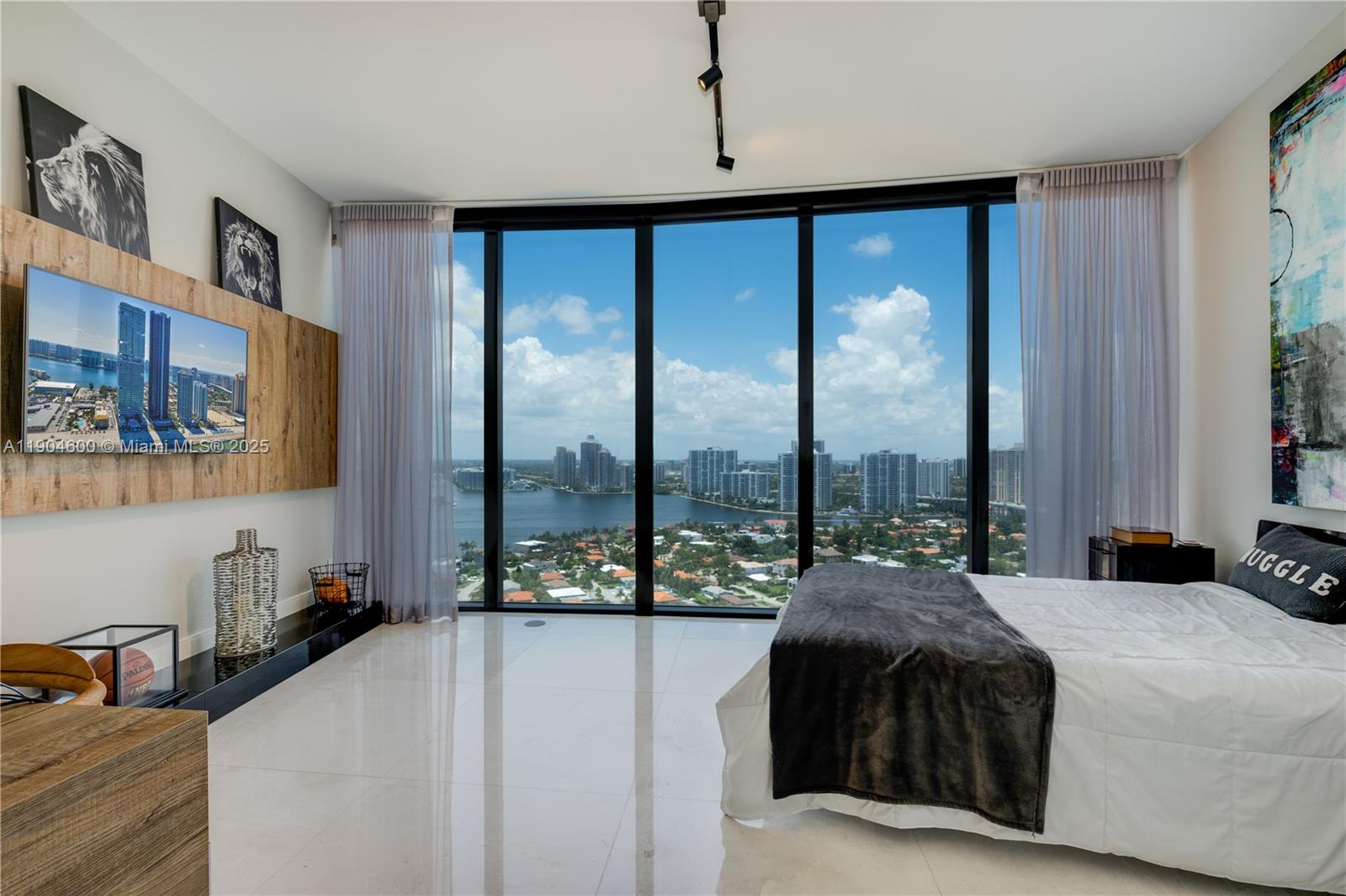18555 Collins Ave 2403 Property Photo 16