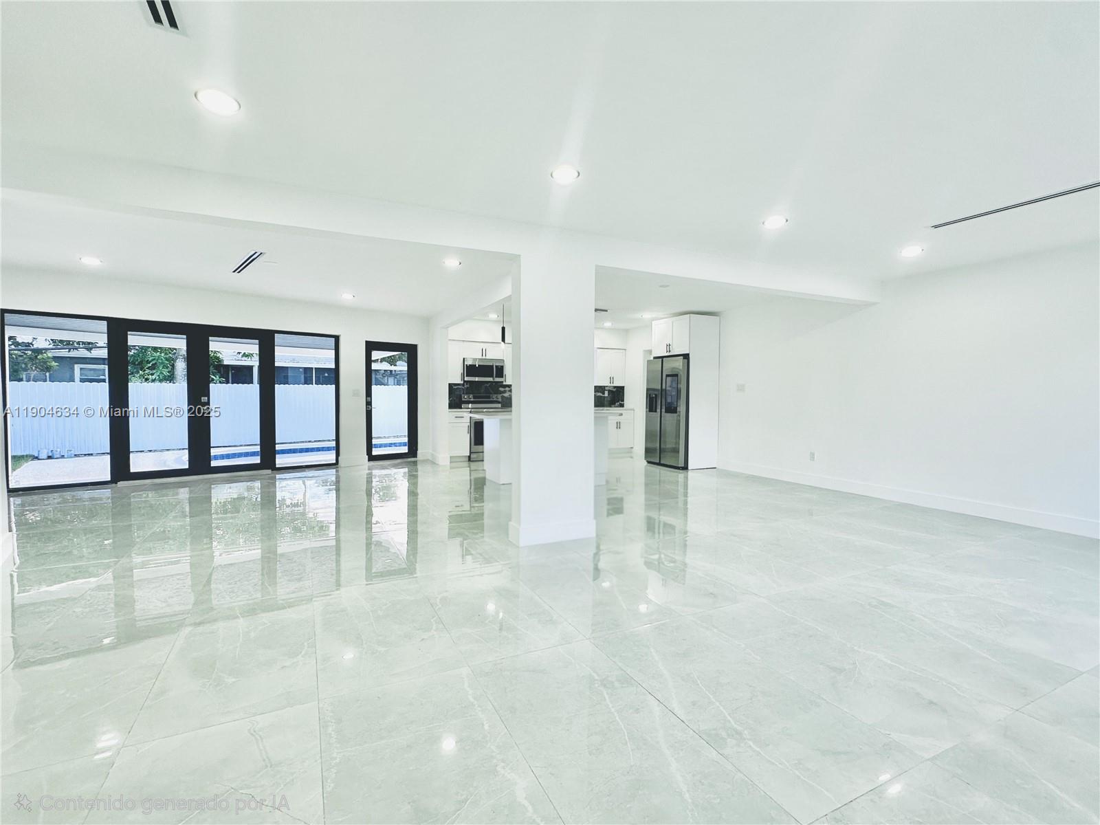 20 Ne 135th St Property Photo 8