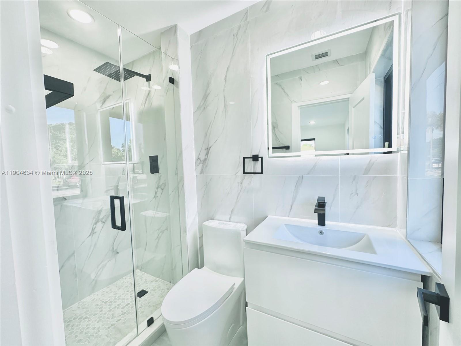 20 Ne 135th St Property Photo 11