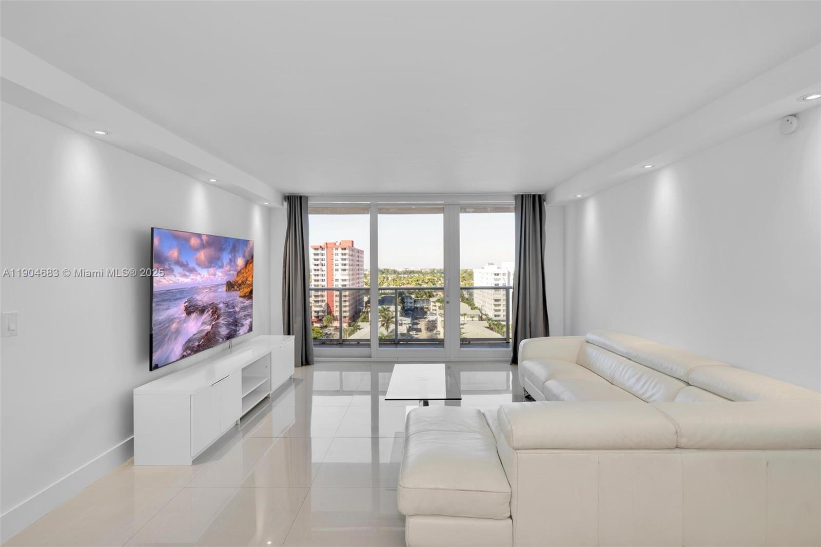 3140 S Ocean Dr 1011 Property Photo 6