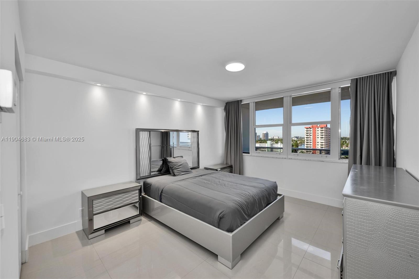 3140 S Ocean Dr 1011 Property Photo 10
